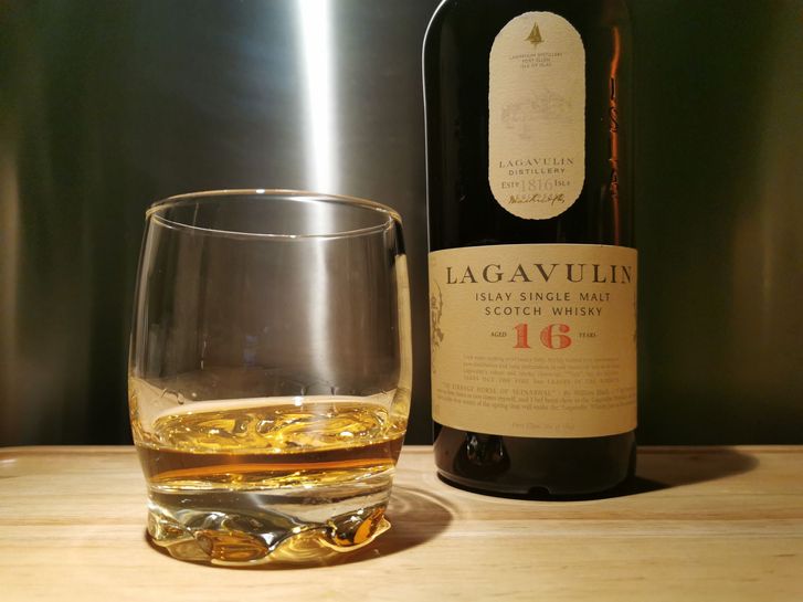 Lagavulin de 16 ans whisky de malt 70cl : : Epicerie