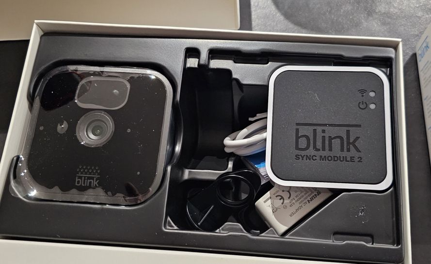 Voici la sonnette vidéo Blink Video Doorbell + Sync Module 2 - Noir
