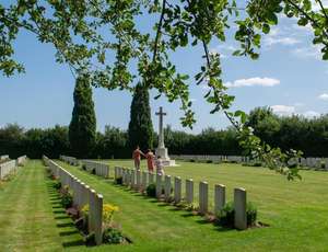 Visite guidée du monument de Montchamp et du cimetière de Saint-Charles-de Percy (14)