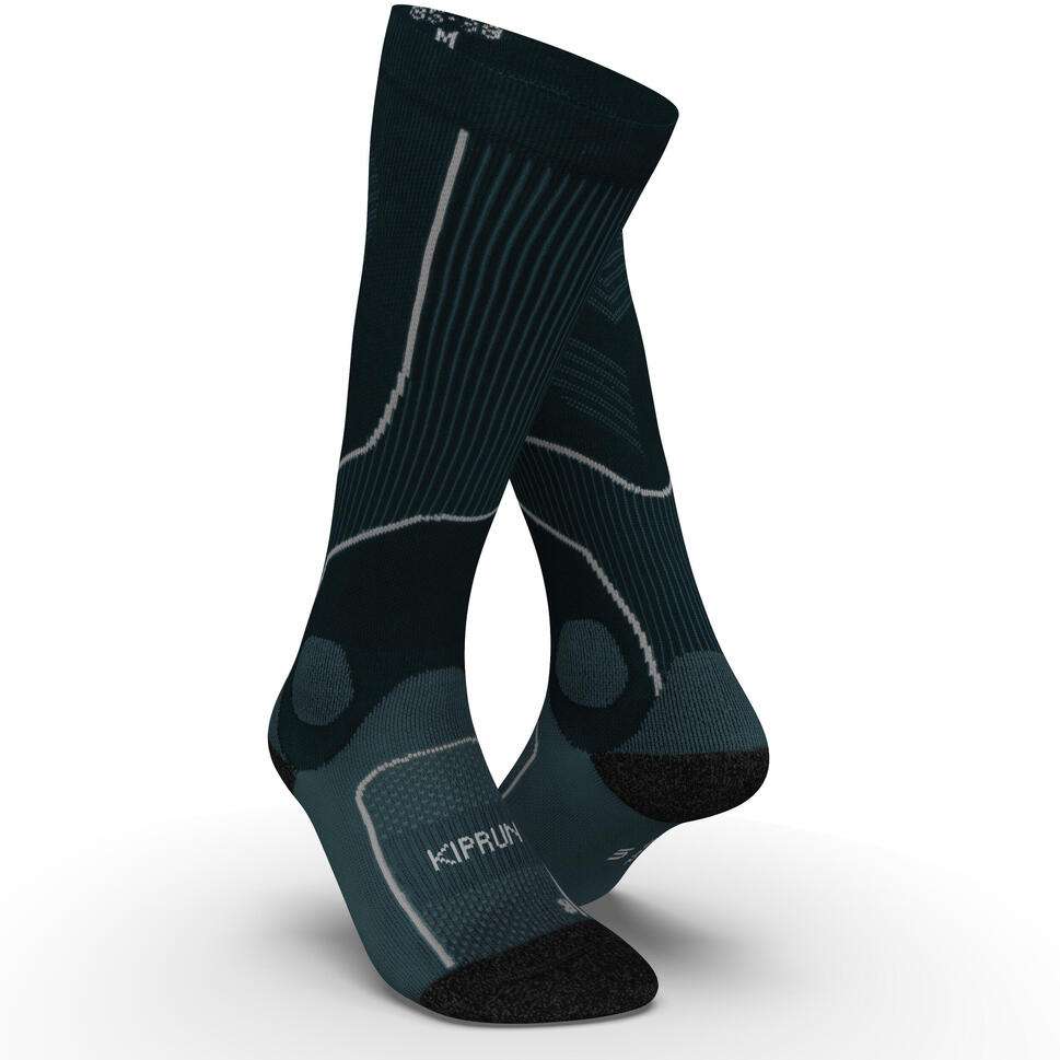 Les chaussettes de compression sont-elles utiles à la récupération ou  pendant l'effort ? - L'Équipe