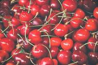 Distribution Gratuite de Cerises, Abricots, Pommes de Terre - Nîmes (30)