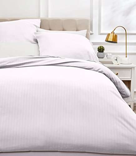 [Prime] Parure de lit avec housse de couette haut de gamme + deux taies d'oreiller Amazon Basics - 260 x 240 cm, Blanc éclatant