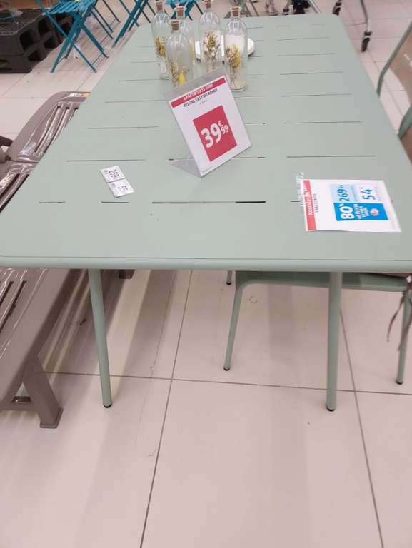 Table de jardin iceberg - Auchan Maurepas (78)