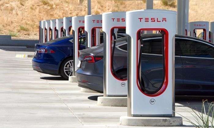 Superchargeurs Tesla gratuits de 9h à minuit