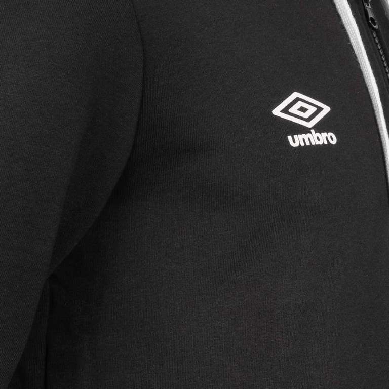 Selection d'articles Umbro en promotion (Ex: veste à capuche du S au XXL - Différents coloris)