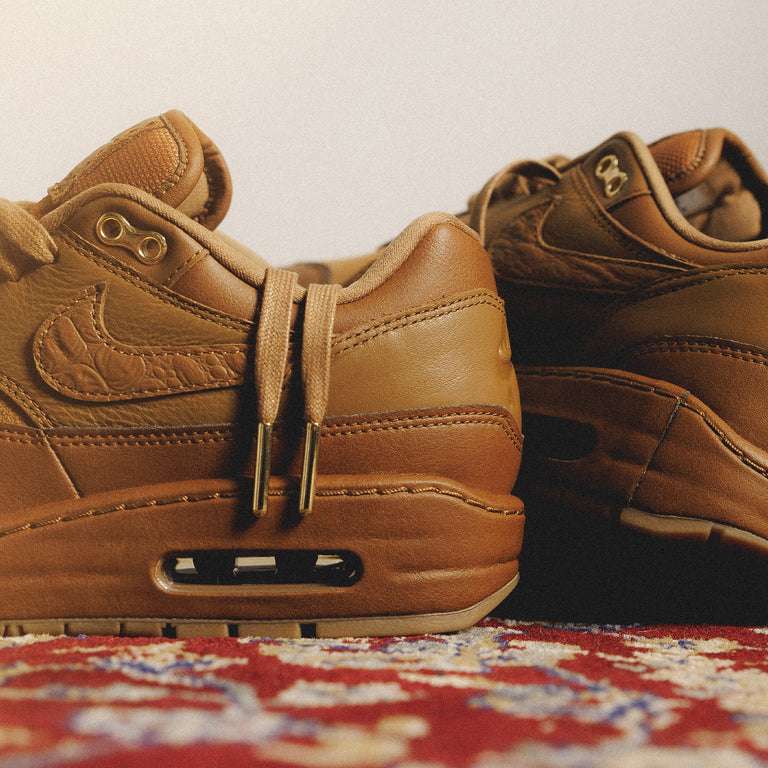 Baskets femmes Nike Air Max 1 Luxe Ale Brown - Taille 36,5 au 44,5