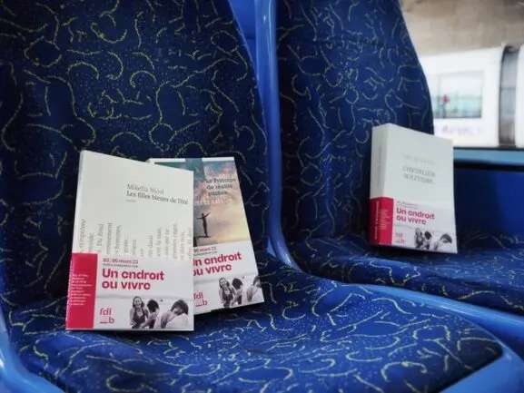 Distribution gratuite de près de 500 livres vendredi 31 mars dans les rames des tramways T1 et T4 - Métropole de Lyon (69)
