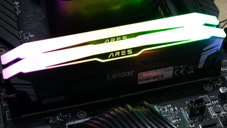 Lexar ARES RGB DDR5 RAM Kit 32Go (16Go x 2) 6400 MHz, 288-Pin UDIMM PC  Mémoire RAM, DRAM Mémoire pour XMP 3.0/AMD EXPO Haute Performance  D'ordinateur de Jeu, CL32-38-38-76, 1.4V (LD5EU016G-R6400GDLA) 