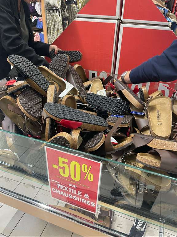 50% de réduction sur une sélection de chaussures & textiles - Ex : Chaussures Birkenstock Arizona (diverses tailles) - Bar-le-Duc (55)