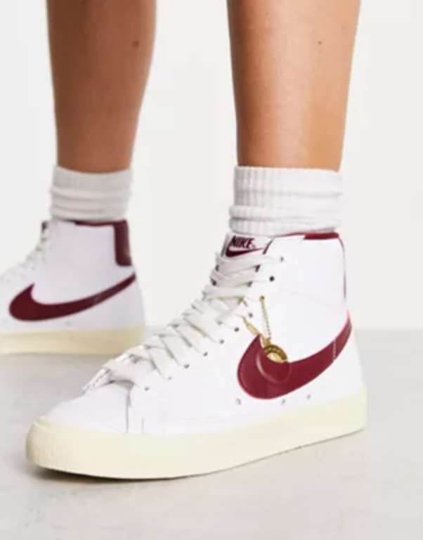 Baskets Nike Blazer Mid '77- mi-hautes, Blanc et bordeaux, Plusieurs Tailles Disponibles
