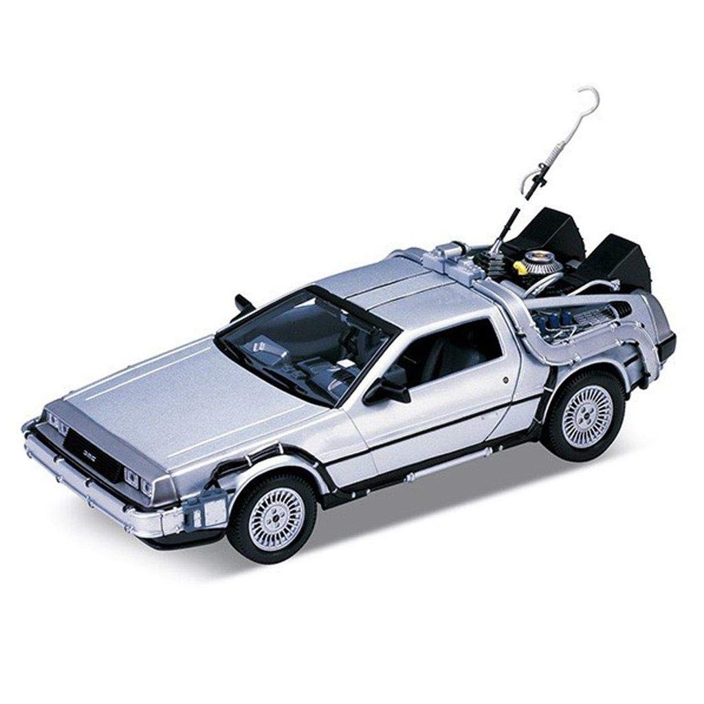Voiture miniature Back to The Future Part 2 Delorean Time Machine échelle 1:24 Welly