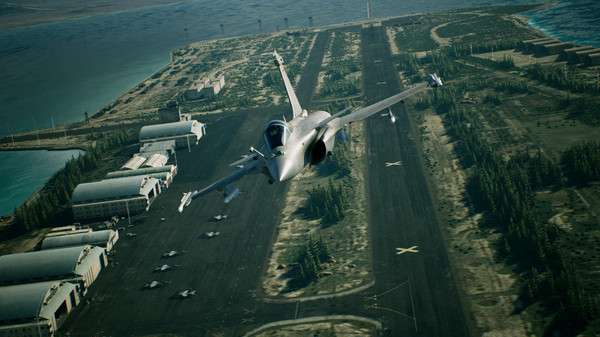 Ace Combat 7: Skies Unknown - Top Gun Maverick Ultimate Édition sur Xbox One & Series XIS (Dématérialisé - Activation Store Turquie)
