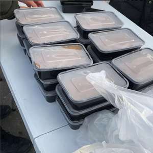 Distribution gratuite de kits alimentaires (un repas chaud, un dessert, une bouteille d'eau, un gâteau) - Aulnay-sous-Bois (93)