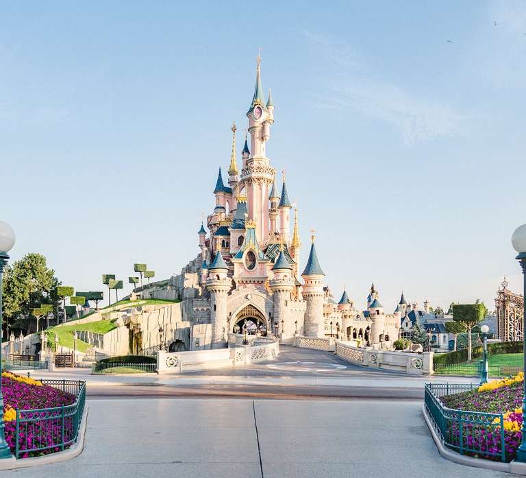 2 entrées parc Disneyland ou Walt Disney Studios + 1 nuit d'hôtel petit déj inclus (99€ par pers - Conditions de dates) - travelcircus.fr