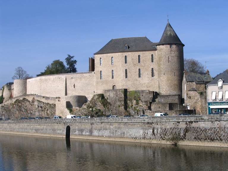 Entrée et Visites multi sensorielles gratuites au Château de Mayenne (53)