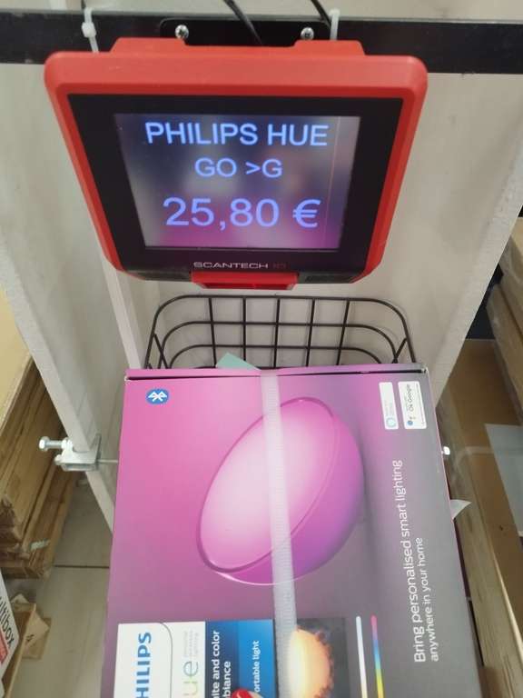 Lampe Connectée Philips Hue Go (Sélection de magasins)