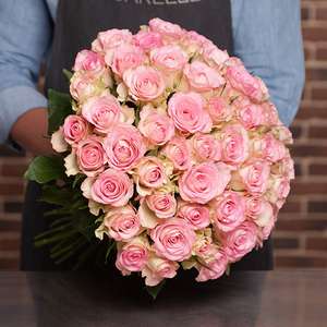 Un bouquet de 50 Roses Lovely Jewel (aquarelle.com)