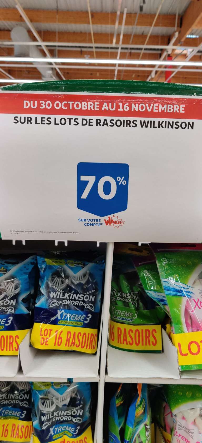 Lot de 16 rasoirs Wilkinson - Auchan Taverny 95 (Via 12.17€ sur la Carte de Fidélité)