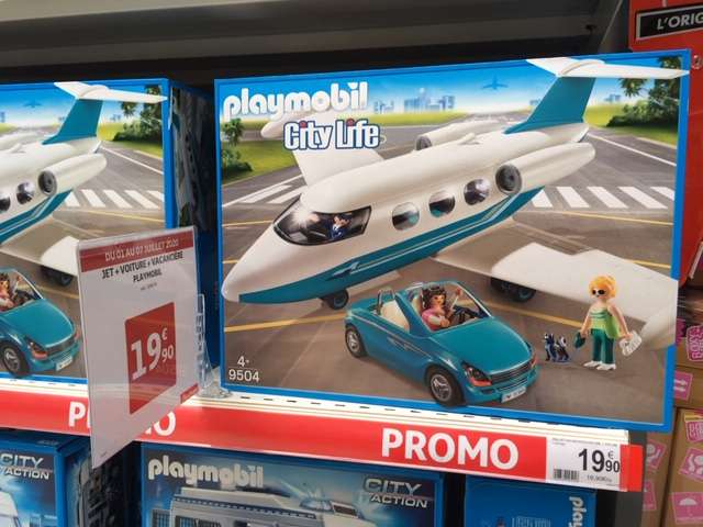 Playmobil City Life 9504 - Jet avec vacancières et voiture - Englos (59)