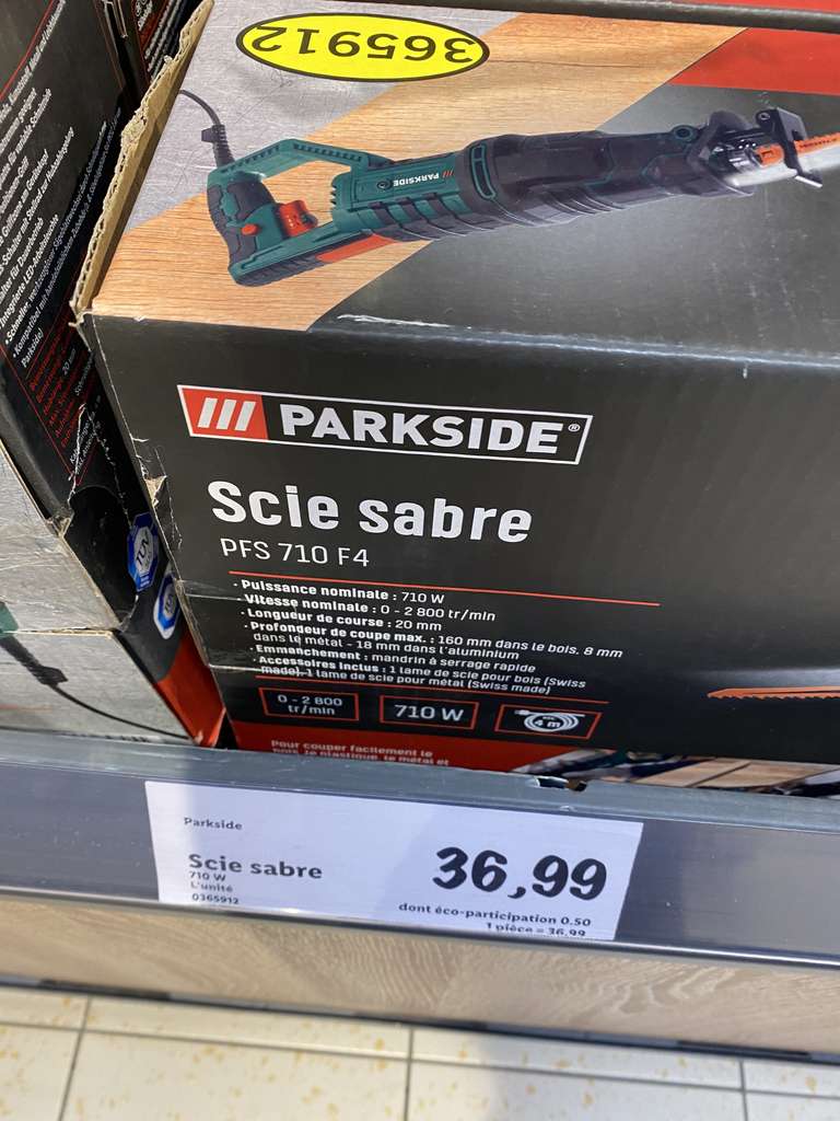 Scie sabre filaire Parkside PFS 710 F4 - Esbly (77)