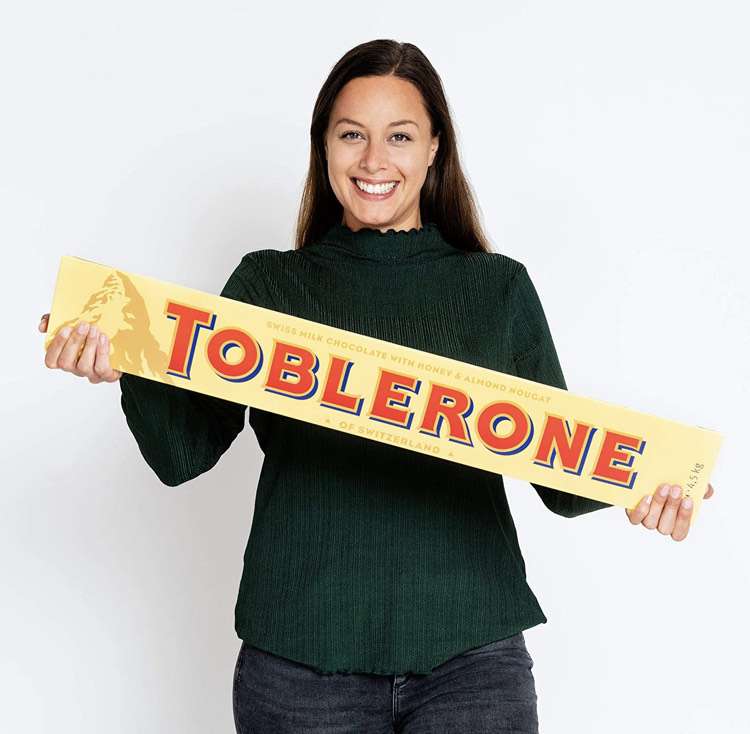 Toblerone Géant - 4,5kg, Lait au Nougat, Miel et Amandes