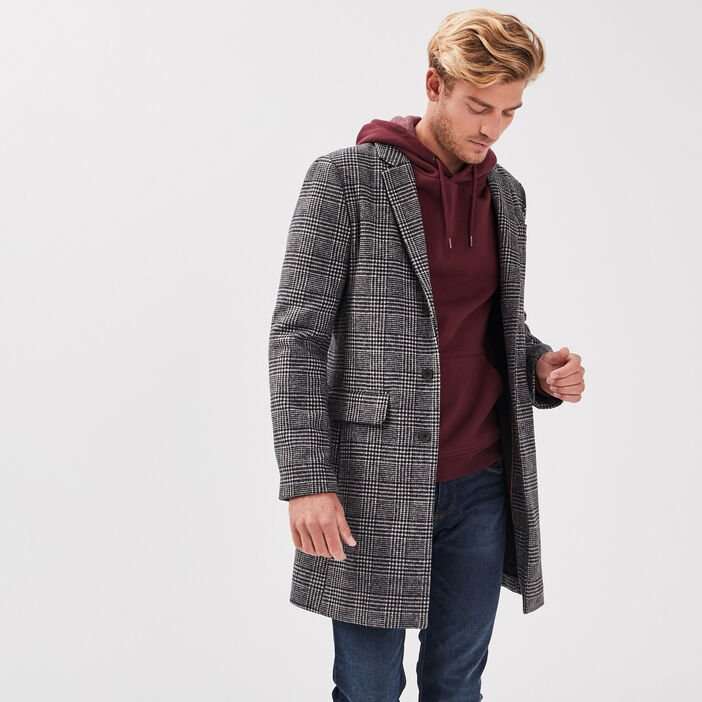 60% de réduction sur une sélection d'articles - Ex : manteau droit boutonné gris foncé homme à 47.99€