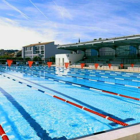 Entrée gratuite au bassin olympique extérieur chauffé du centre aquatique Avatica - Martigues (13)