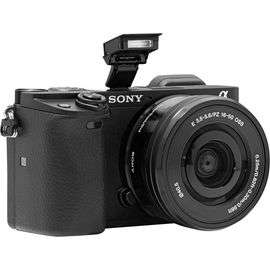 Appareil photo numérique hybride Sony Alpha 6400 + Objectif AF 3.5-5.6/16-50 PZ OSS (+68.80€ en Rakuten Points)