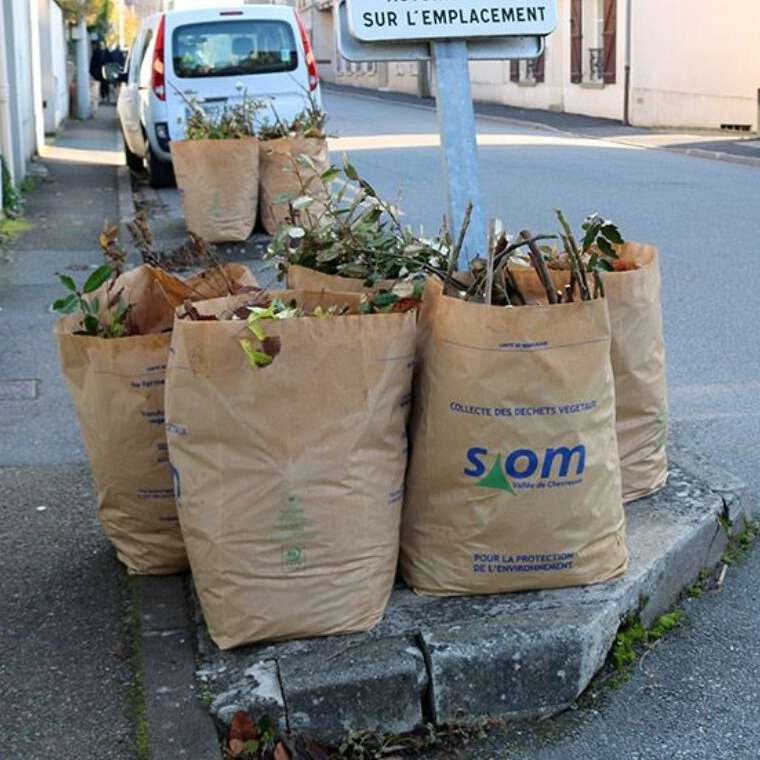 [Habitants] Distribution gratuite de sacs de collecte pour le ramassage des déchets végétaux jusqu'au 30 novembre - Saclay (91)