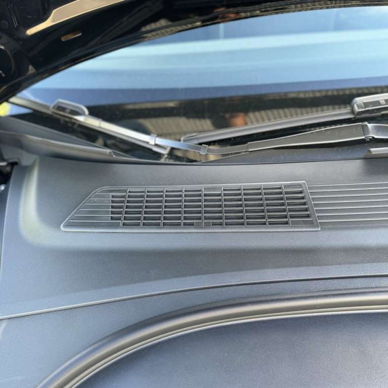 Grille d'aération coffre avant (frunk) Tesla Model 3 Highland