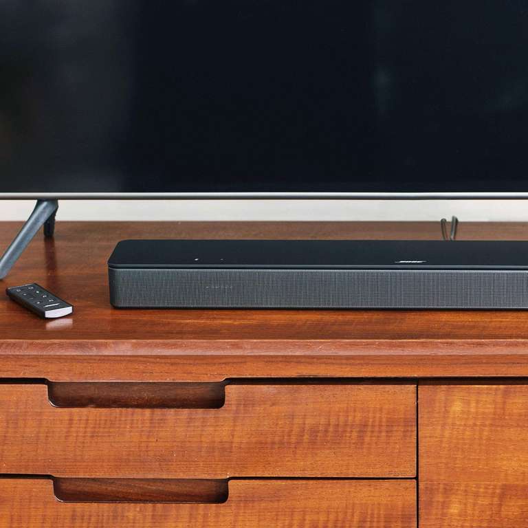 Barre de son Bose Smart Soundbar 300 avec connectivité Bluetooth et le contrôle vocal d’Alexa intégré, Noir