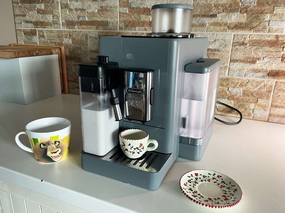 Machine à café Grain Délonghi Rivelia