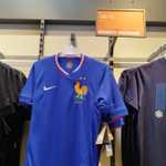 182° - Maillot de football équipe de France 2025 - Perpignan Claira (66)