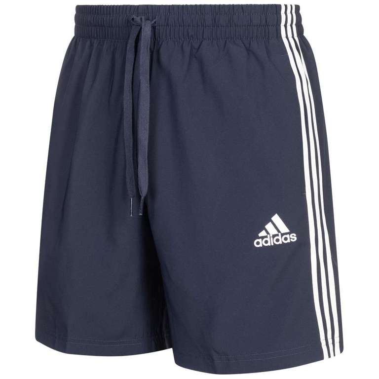 Jusqu'à -70% sur une selection d'articles Adidas (Ex: Short Essentials Chelsea 3 Stripes Homme - Différents coloris - Du S au 2XL )