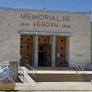 Entrée et visites contées gratuites en nocturne au Mémorial de Verdun Champ de bataille - Fleury-devant-Douaumont (55)