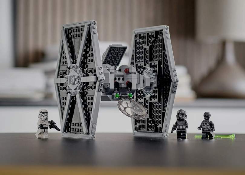 REVIEW LEGO Star Wars 75300 Imperial TIE Fighter - HelloBricks