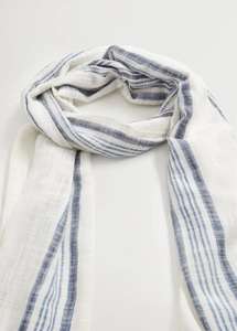 Foulard coton à rayures blanc et bleu à bords frangés.
