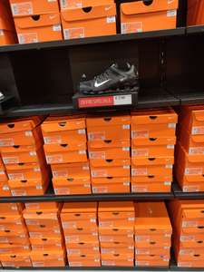 Chaussures Nike Reax 8 TR Mesh - Nike Factory Store Gennevilliers (92)