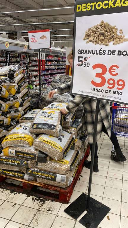 Sachet de pellets granulés de bois Houtpellets - 15kg, 100% résineux - Carrefour Wasquehal (59)