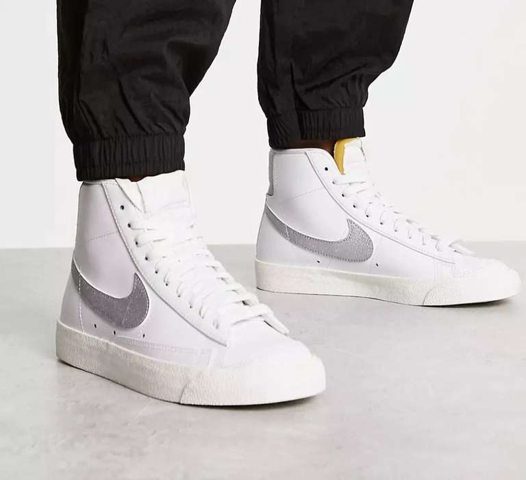 Chaussures Femme Nike Blazer Mid '77 - Blanc et argenté métallisé, Tailles du 36 au 44