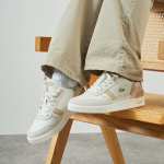 Chaussures Lacoste T-Clip - Blanc/beige/or, Tailles 36 et 37