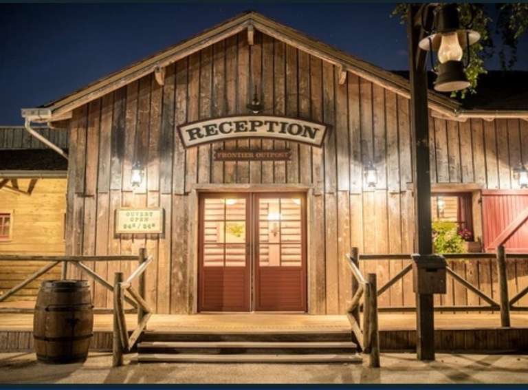 Séjour de 2 jours / 1 nuit + Billet parc pour 2 personnes au Disney Davy Crockett Ranch - Ex: Du 10 au 11 janvier 2024