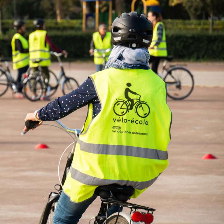 [Habitants] 10 Séances encadrées d’apprentissage vélo pour adultes gratuites + Vélo/casque fournis (sur inscript.) - Charenton-le-Pont (94)